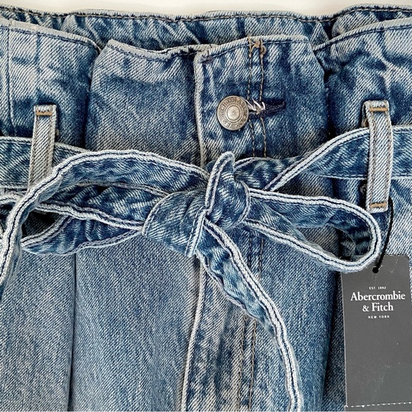 ABERCROMBIE & FITCH High Waisted Paperbag Mom Jeans - Picture 3 of 6
